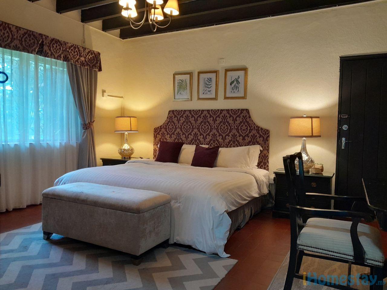 STRAITS HILL VILLA